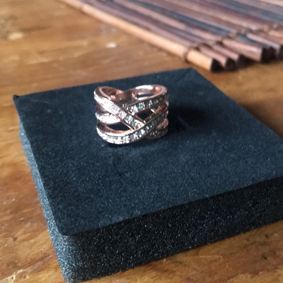 Cate and Chloe rose colored ring - Picture 5 of 6